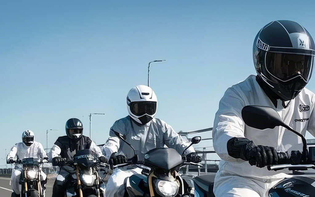 Conducción en motocicleta, exploración al aire libre y entrenamiento militar.