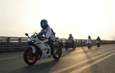 Soluciones de audio para cascos integrales: c&oacute;mo OHMIEX redefine la conducci&oacute;n conectada para marcas y motociclistas